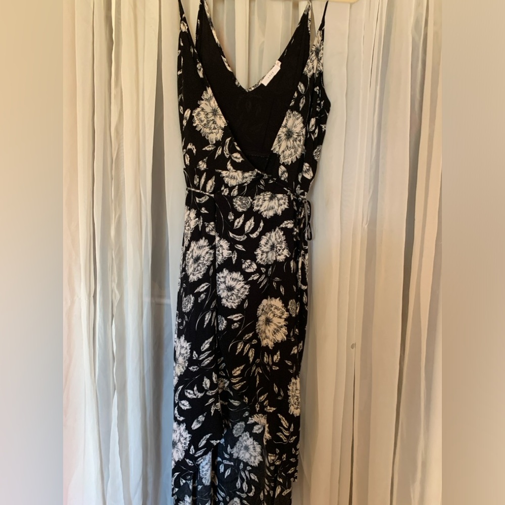 Lush floral wrap dress, size M ( small bust )